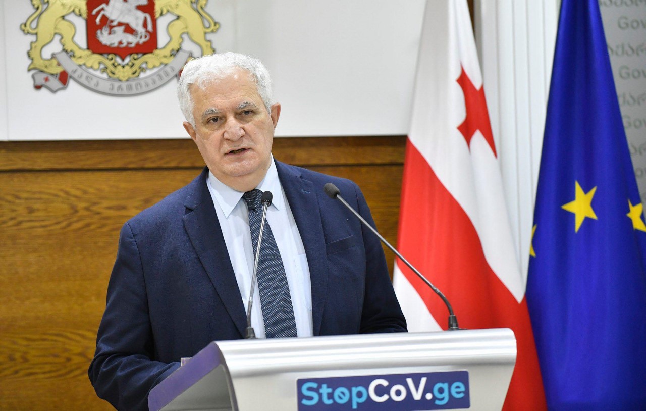 ამირან გამყრელიძე: „დალევა ვაქცინაციის შემდეგ საკმაოდ დიდი პერიოდი მიზანშეწონილი არ არის“