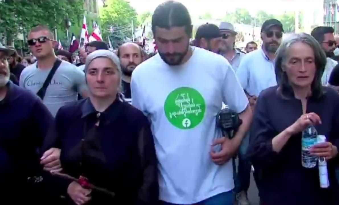 „ერთ-ერთი პრობლემა მიწის კანონია“ - ვარლამ გოლეთიანი და აქციის მონაწილეები თავისუფლების მოედნისკენ დაიძრნენ