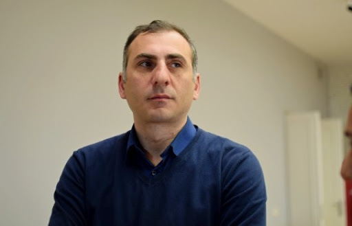 ალეკო ელისაშვილმა „ნაციონალურ მოძრაობას“ მიმართა - გთხოვთ, ზვიად გამსახურდიას ხსოვნას და ერთმანეთს ნუ მივაყენებთ შეურაცხყოფას, ნუღარ გავაგონებთ ერთმანეთს იმ საძაგელ მელოდიას