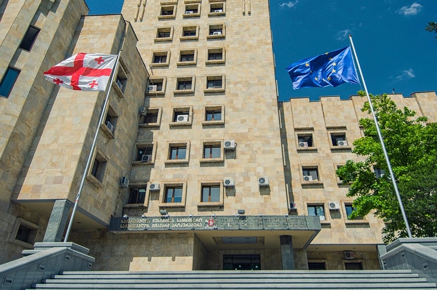 პირველი არხის ოპერატორის მიმართ განხორციელებული დევნისა და ძალადობის ფაქტზე გ.მ.-ს ბრალდება წარედგინა