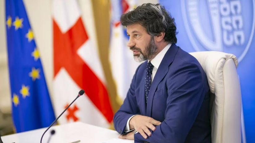 „ამ ომში აუცილებლად უნდა გავიმარჯვოთ“ - კახა კალაძემ თბილისის მთავრობის სხდომა კოვიდით გარდაცვლილთა ხსოვნის პატივსაცემად წუთიერი დუმილით დაიწყო