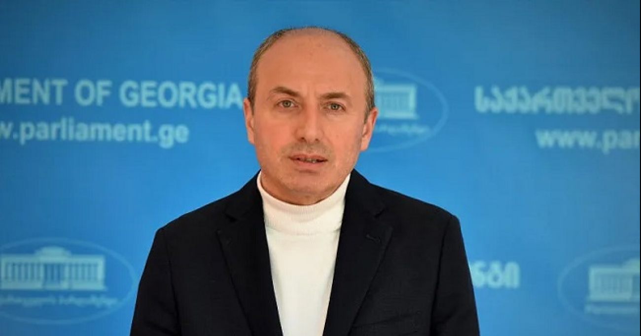 „არაადეკვატური უნდა იყოს, როდესაც ჩამოდის საქართველოში და იცის, ელოდება საპყრობილე“ - „ოცნების“ დეპუტატი სააკაშვილზე