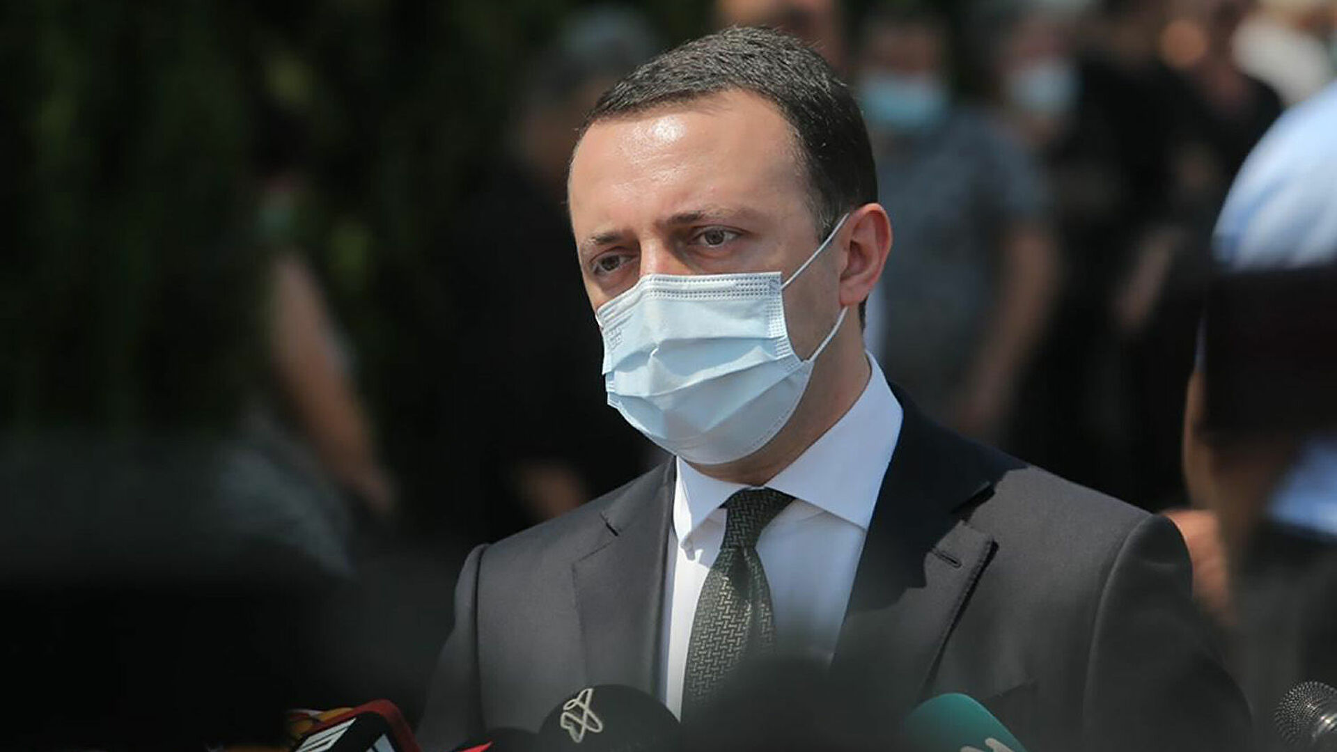 პრემიერი ფსიქოტროპული მედიკამენტების გაყიდვის გამკაცრებას ითხოვს
