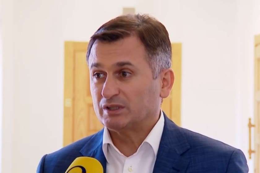 სასამართლოზე შევდივარ იმის სათქმელად, რომ ესენი არიან ივანიშვილის ნოტარიუსები-კირკიტაძე