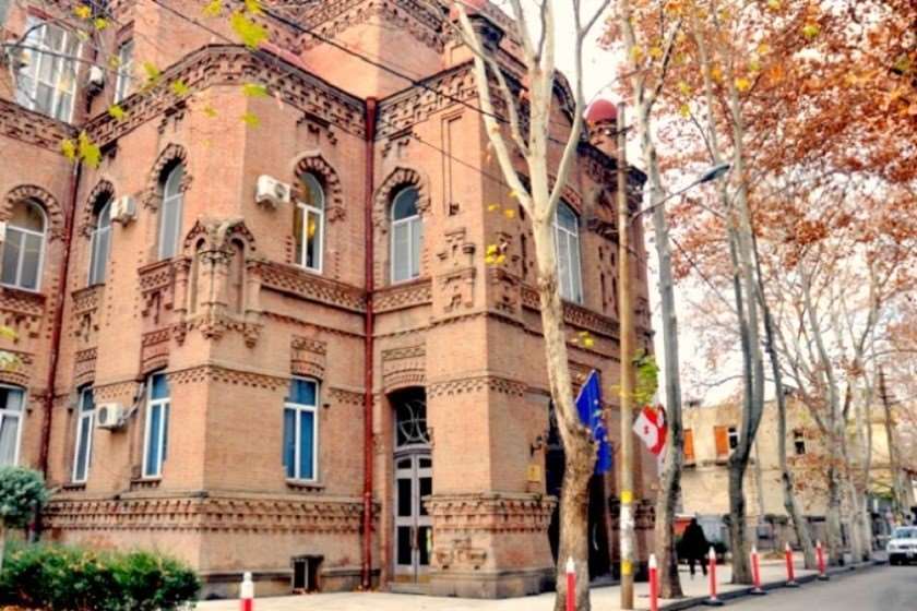 კორონავირუსი მასწავლებელთა 6,5%-ს და მოსწავლეების 2,5%-ს დაუდასტურდა-განათლების სამინისტრო