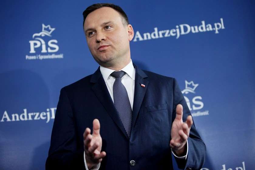 უკრაინა რუსეთის აგრესიის წინააღმდეგ გმირულად იბრძვის-ანჯეი დუდა