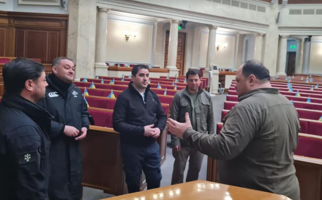 ჩემთვის პატივია გმირ კიევში ყოფნა-პაპუაშვილი