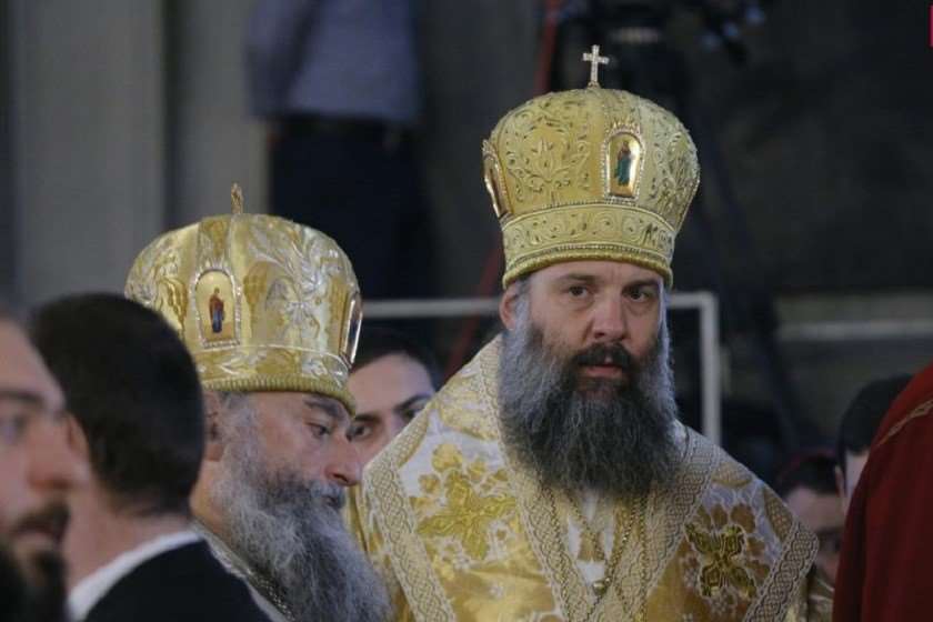 ვმადლობდეთ უფალს, რომ შედის იერუსალიმში, რათა გამოგვიხსნას ჩვენ მარადიული სიკვდილისგან-მეუფე შიო