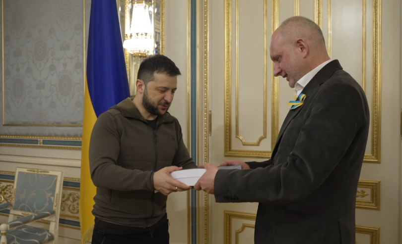 ვოლოდიმირ ზელენსკიმ ევროკავშირის წარმომადგენელს შევსებული კითხვარი გადასცა