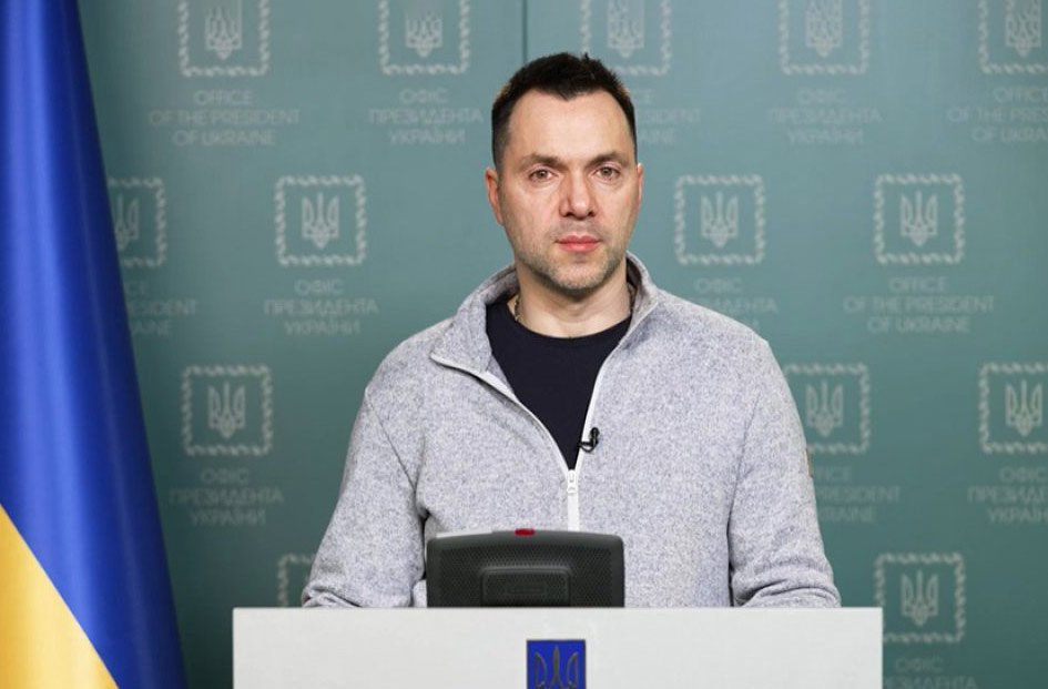 რუსეთის ხელმძღვანელობას სურს, დონეცკისა და ლუგანსკის ადმინისტრაციულ საზღვრებზე გასვლა გამარჯვებად გაასაღოს-ალექსეი არესტოვიჩი