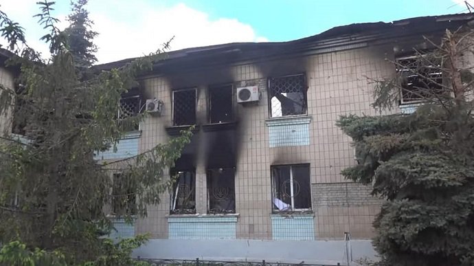 რუსებმა ლუჰანსკში სკოლა-ინტერნატი დაბომბეს