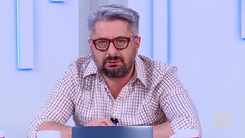 სასამართლომ „რუსთავი 2“-ის საქმეზე ნიკა გვარამიას სამი წლისა და ექვსი თვის ვადით პატიმრობა მიუსაჯა, კახაბერ დამენიას 50 000 ლარის ჯარიმა დააკისრა, ზურაბ იაშვილი კი გაამართლა