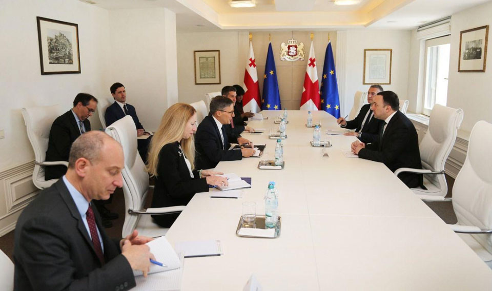ირაკლი ღარიბაშვილი პოლიტიკის საკითხებში აშშ-ის სახელმწიფო მდივნის მრჩეველს, დერეკ შოლეს შეხვდა