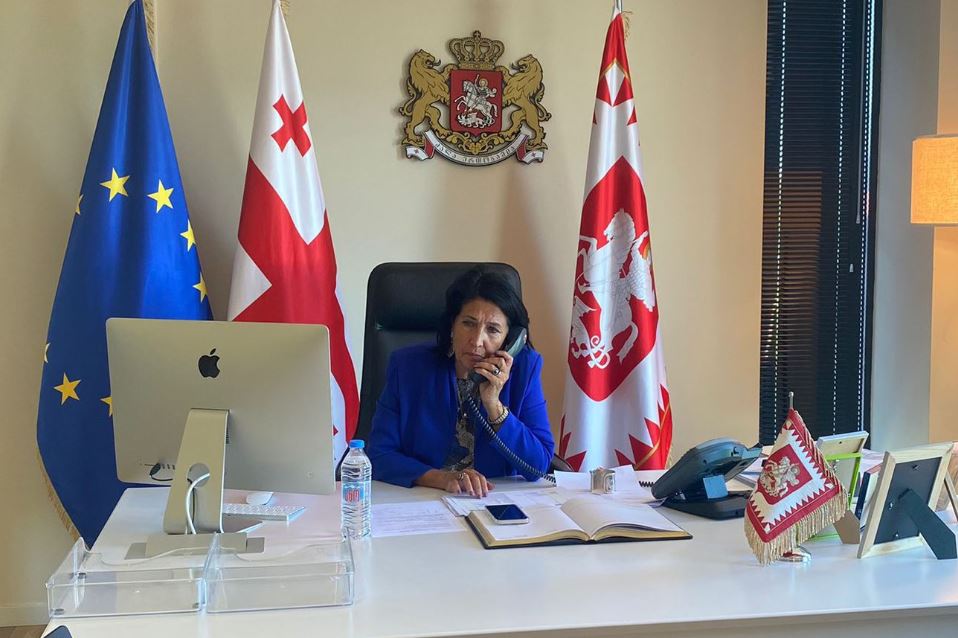 სალომე ზურაბიშვილი მაია სანდუს ესაუბრა