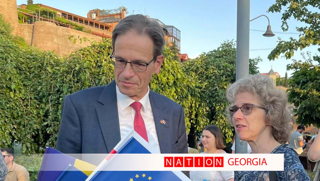ჩემი აზრით, ევროპის მოედანზე შეკრებილი ადამიანები გზავნილს უგზავნიან პოლიტიკურ ძალებს, თუ რა სურს ხალხს-ჰუბერტ ქნირში