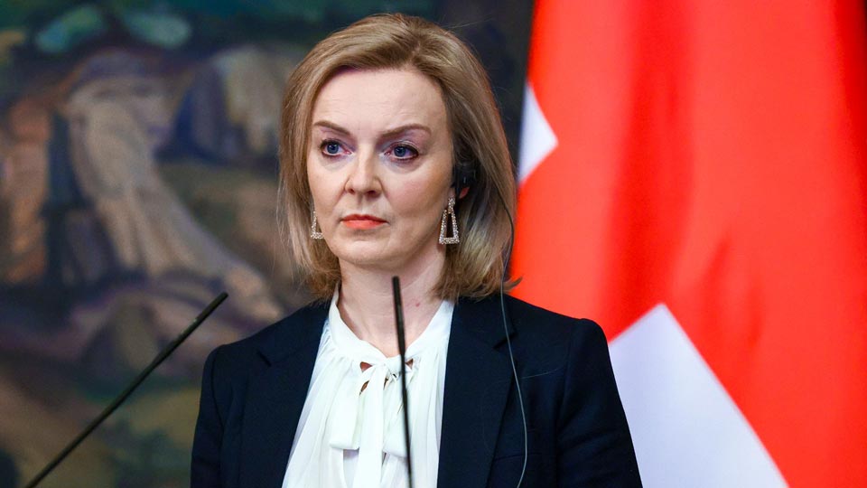 დიდი ბრიტანეთის სამთავრობო კრიზისის ფონზე, საგარეო საქმეთა მდივანი ლიზ ტრასი ინდონეზიაში ვიზიტს წყვეტს და ლონდონში ბრუნდება