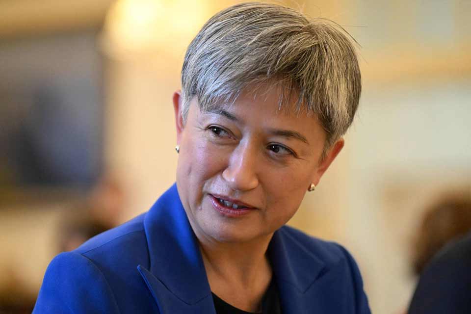 ავსტრალიის საგარეო საქმეთა მინისტრმა აღმოსავლეთ აზიის სამიტისთვის სერგეი ლავროვის მიმართვისას, დარბაზი პროტესტის ნიშნად დატოვა