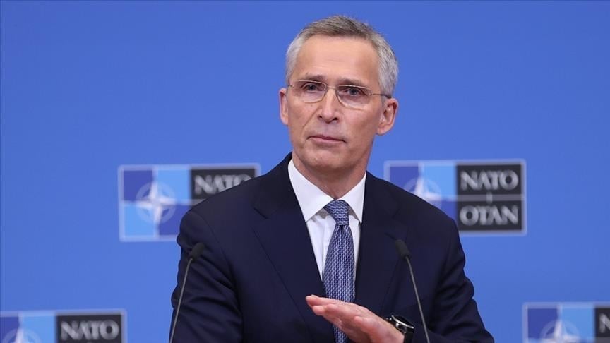 ნატო უკრაინის გვერდით დგას