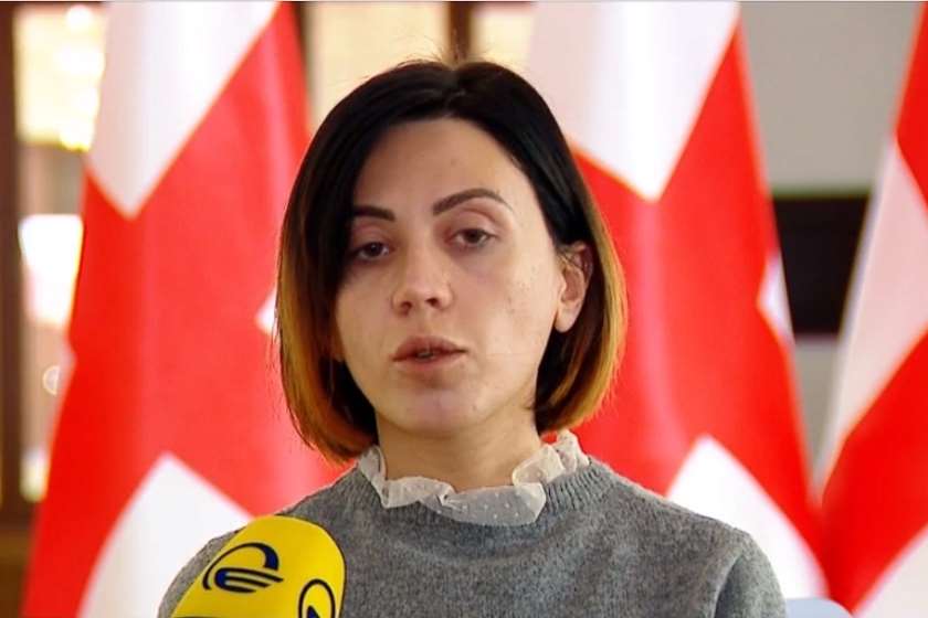 ანა წითლიძე - როცა ამბობთ, რომ ქოლ-ცენტრები ყოფილა თურმე კეზერაშვილის, როგორ წარმოგიდგენიათ ხელისუფლების გარეშე ხდებოდეს ეს ყველაფერი?!
