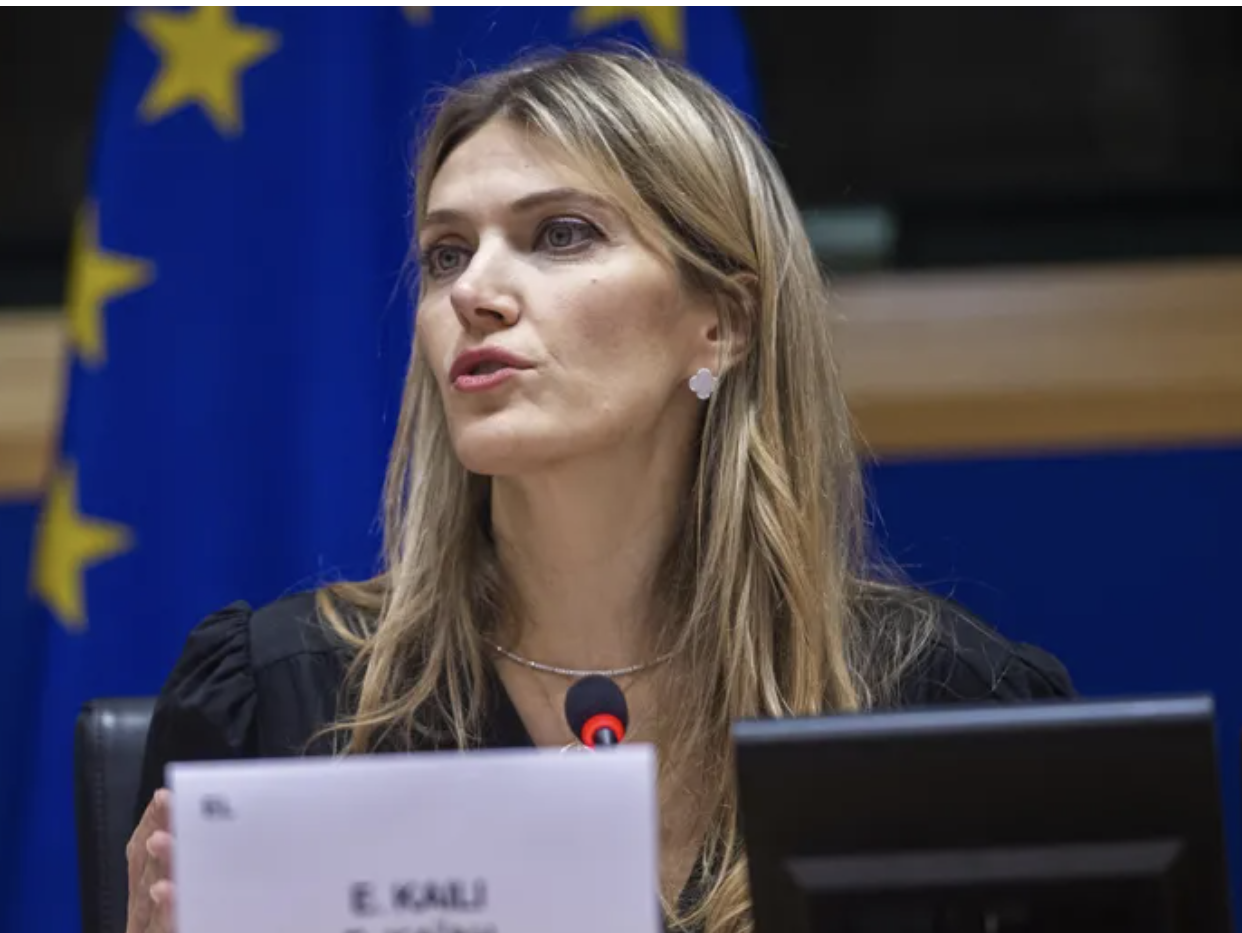 კორუფციის ბრალდებით დაკავებულ ევროპარლამენტის ვიცე-პრეზიდენტს უფლებამოსილება შეუჩერეს