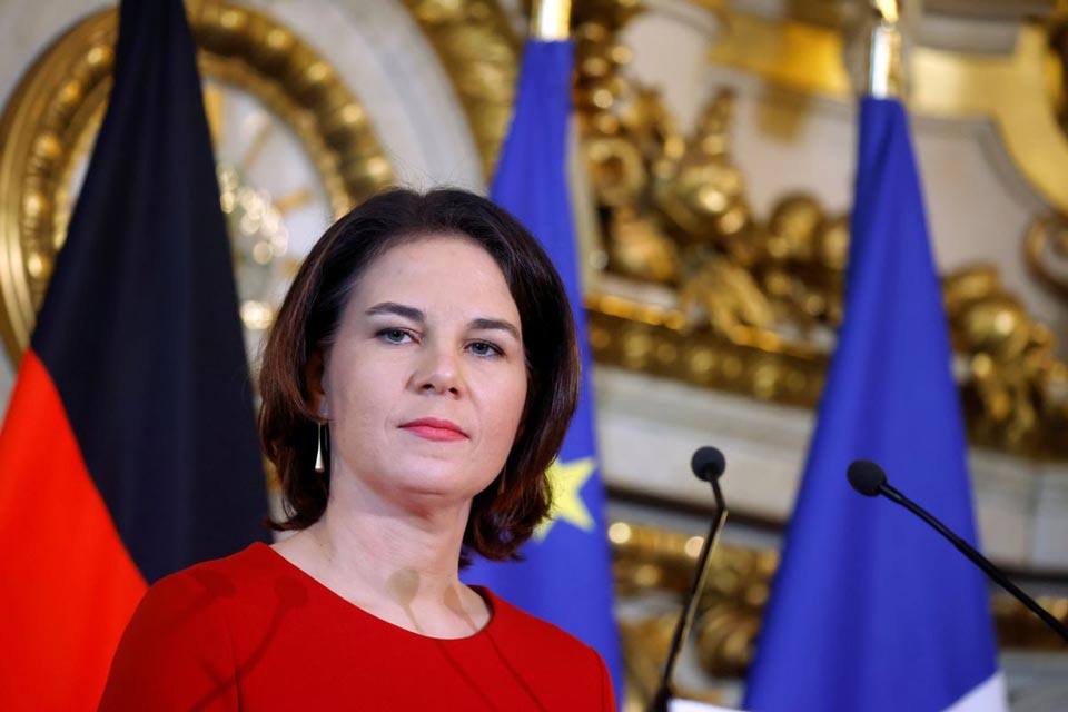 ანალენა ბერბოკი აცხადებს, რომ რუსეთის მიერ წამოყენებული პირობებით დროებით ცეცხლის შეწყვეტა, უკრაინელებისთვის სიტუაციას არ გააუმჯობესებს