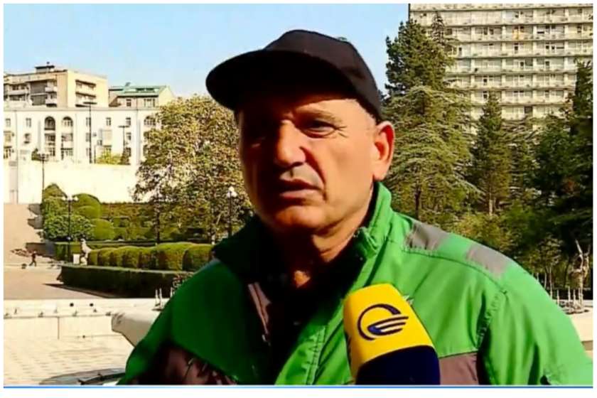 პრეზიდენტმა 13 წლის მარიტა მეფარიშვილი და დევი მეზურნიშვილი მედლით „სამოქალაქო თავდადებისათვის“ დააჯილდოვა