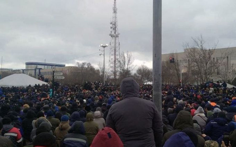 სომხეთში, გიუმრიში მდებარე რუსულ სამხედრო ბაზასთან საპროტესტო აქცია გაიმართა