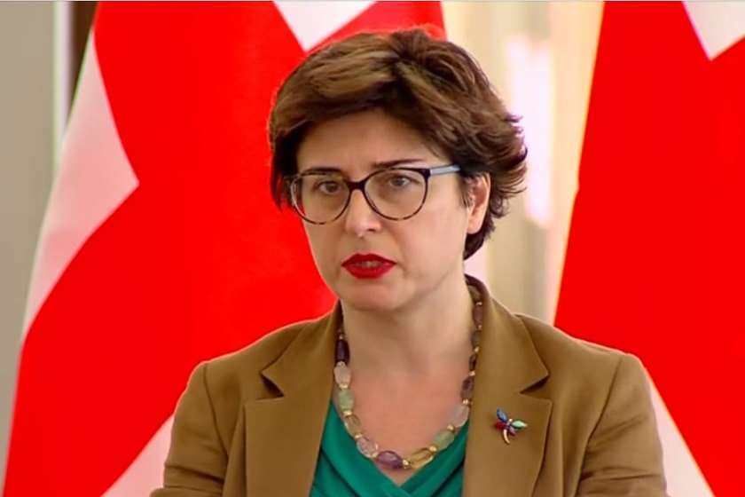 ხათუნა სამნიძე - პარტიის შიდა პრობლემური საკითხების საჯაროდ განხილვით, „ქართულ ოცნებას“ ვაძლევთ საბაბს, ერთ-ერთ ყველაზე დიდ ოპოზიციურ პარტიაზე ქილიკით ისაუბროს