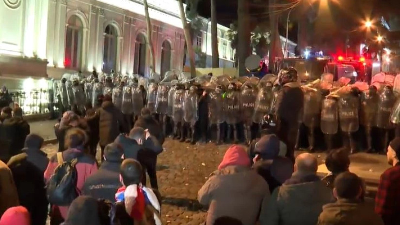 შსს-ს ინფორმაციით, პარლამენტის მიმდებარედ გამართულ აქციებზე ადმინისტრაციული წესით დაკავებული ყველა პირი გათავისუფლდა