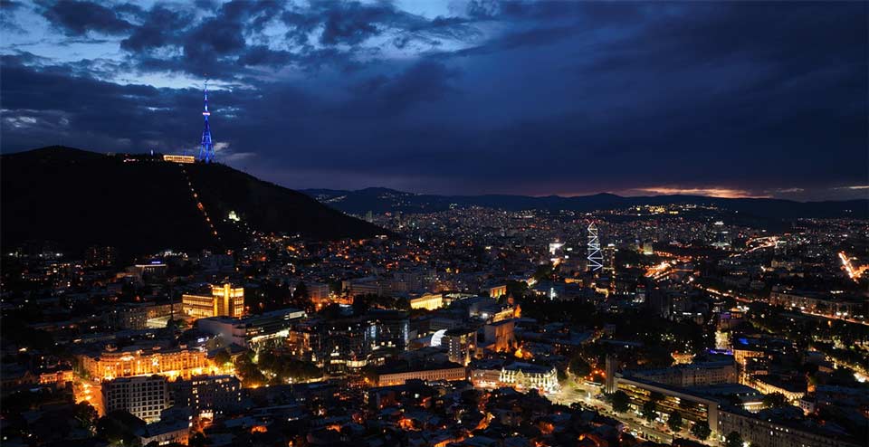 ევროკავშირის წარმომადგენლობა - ყოველთვის სასიამოვნოა ევროკავშირის ფერებში განათებული თბილისის ნახვა ევროპის დღეს