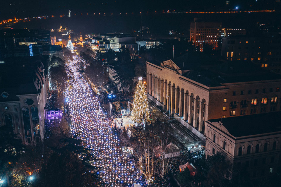 პირველი რესპუბლიკის მოედანსა და რუსთაველის გამზირის ნაწილზე ავტომობილების გადაადგილება 23 დეკემბრის 07:00 საათიდან 4 იანვრის 23:00 საათამდე შეიზღუდება