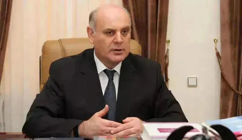 ასლან ბჟანიამ რუსეთისთვის ბიჭვინთის აგარაკების გადაცემას ხელი მოაწერა